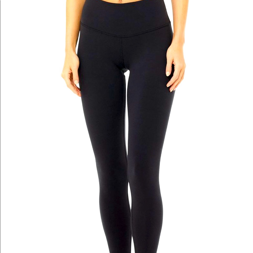LIGHTLY WORN Alo Yoga 7/8 High-Waist Legging